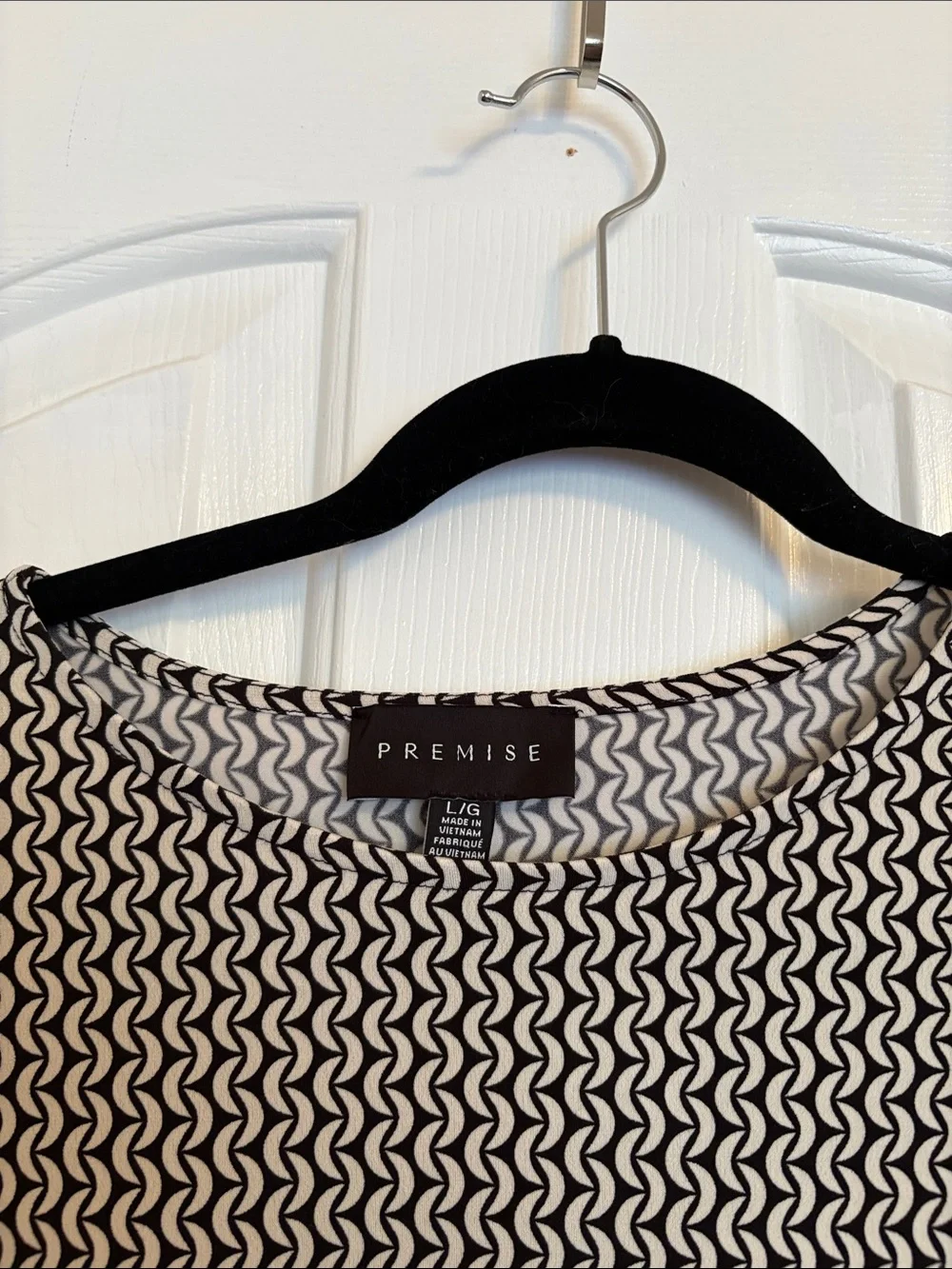 Premise Black & White Geometric Ruffle-Sleeve Blouse - Picture 2 of 6